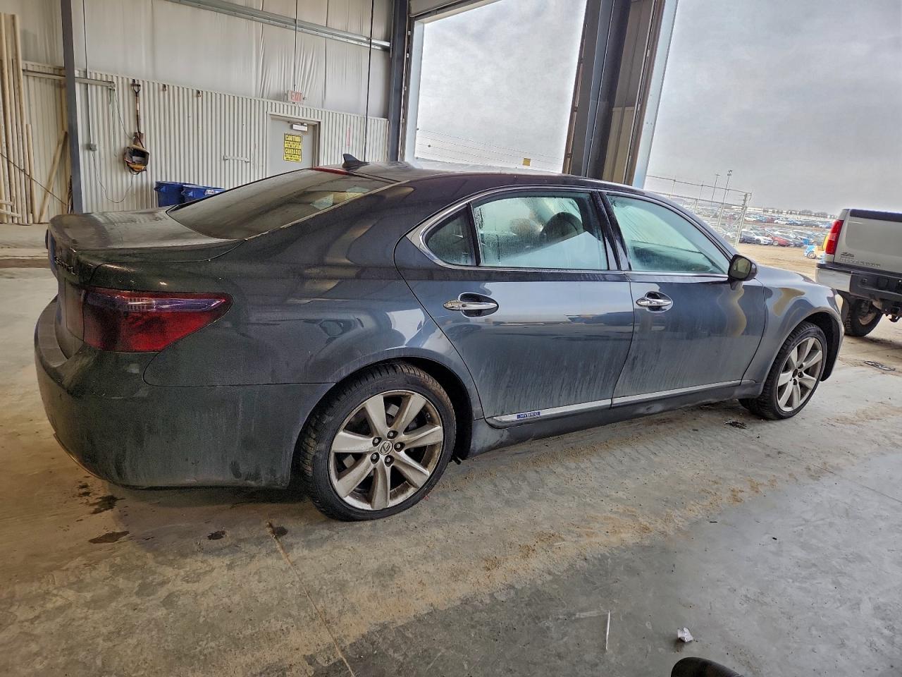 Lexus LS 600hl Image 4