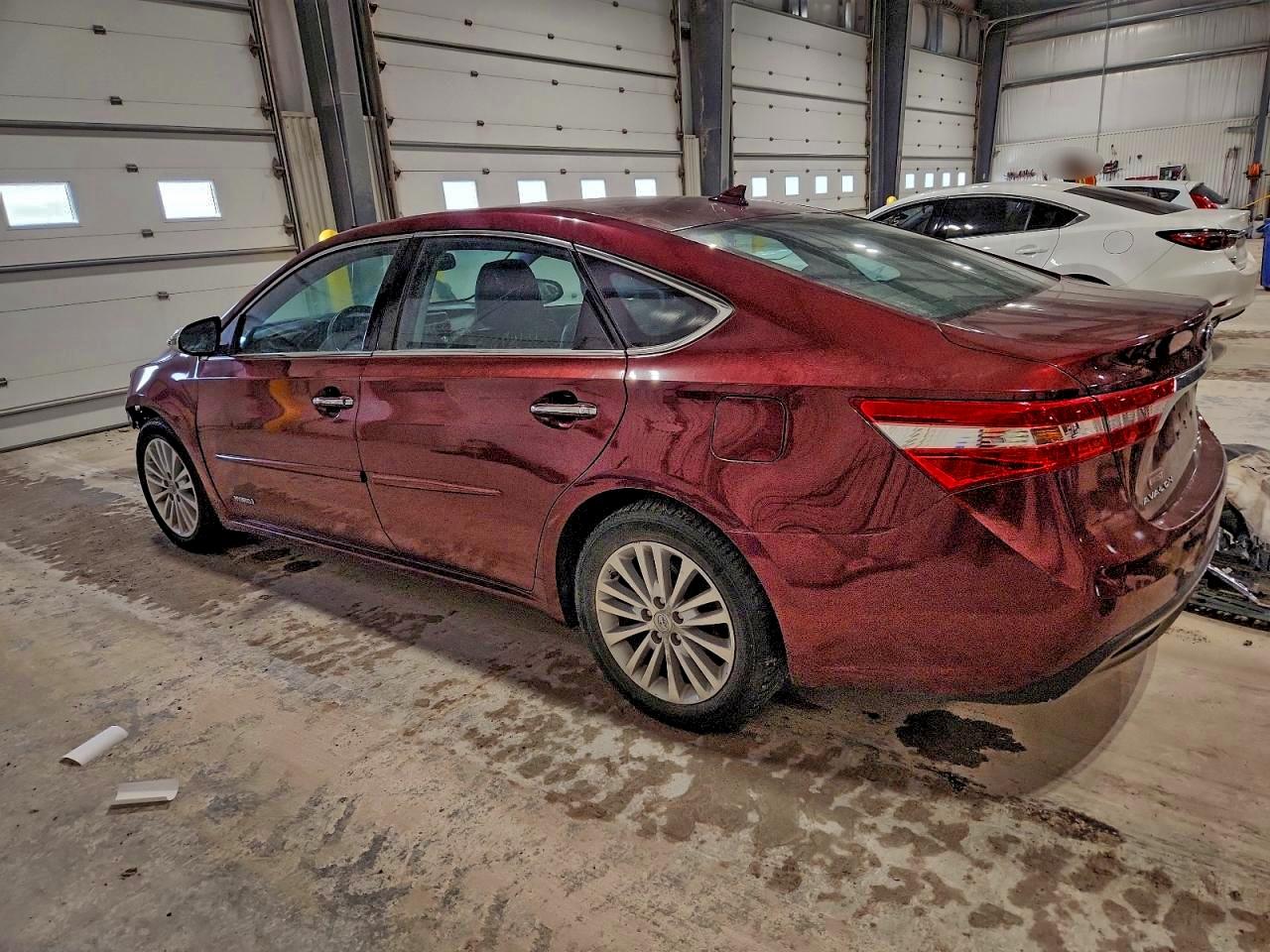 Toyota Avalon Hybrid Image 4