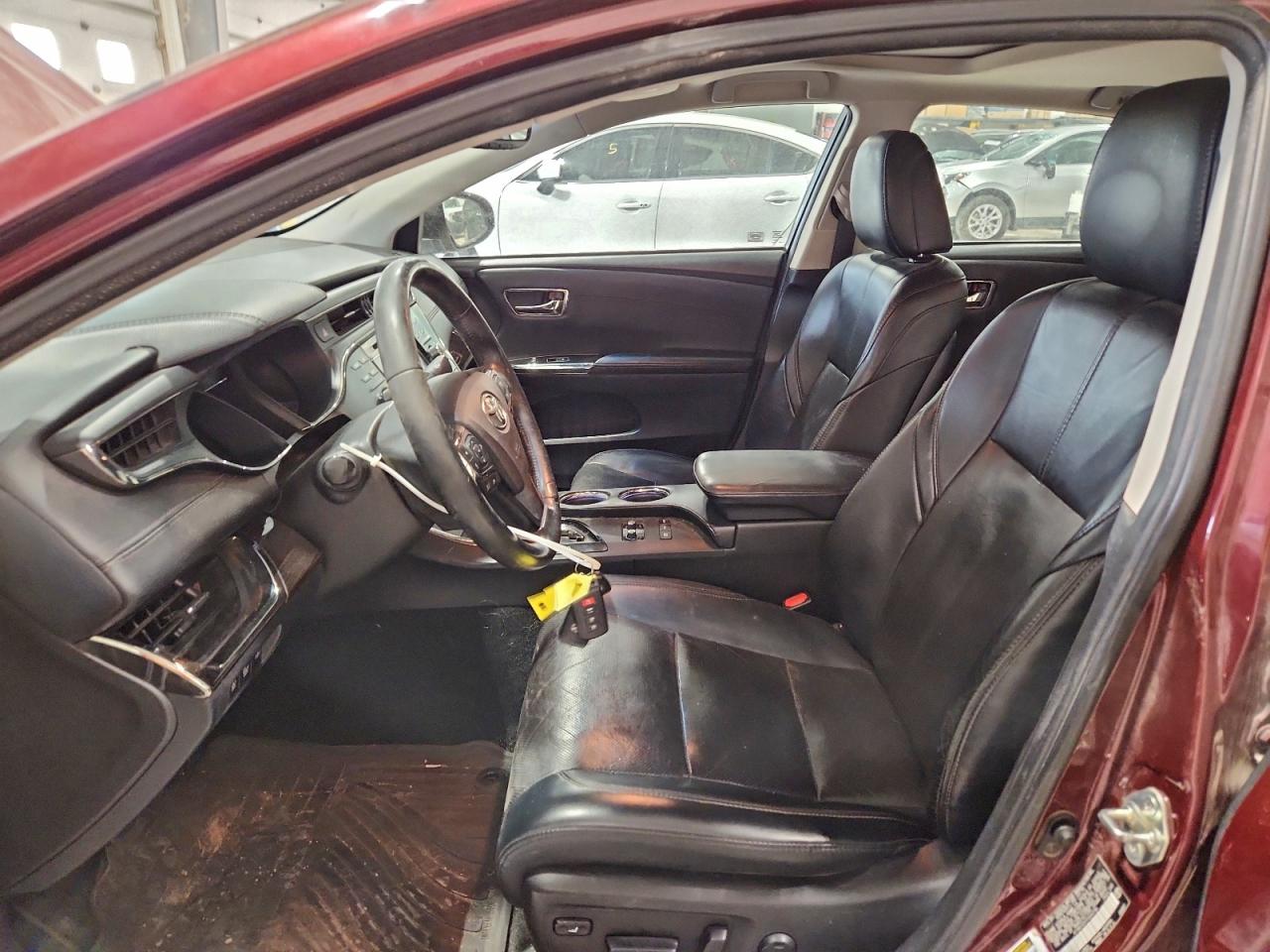 Toyota Avalon Hybrid Image 3