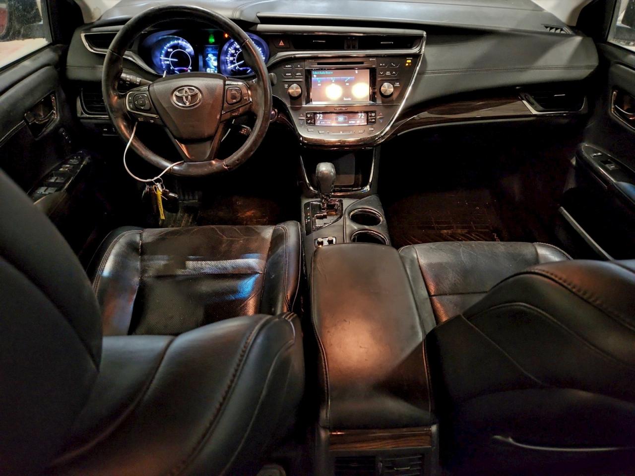 Toyota Avalon Hybrid Image 10