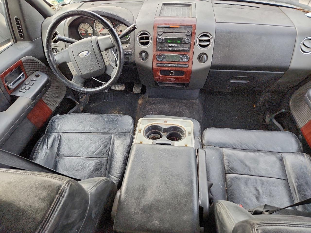 Ford F-150 Supercrew Image 8