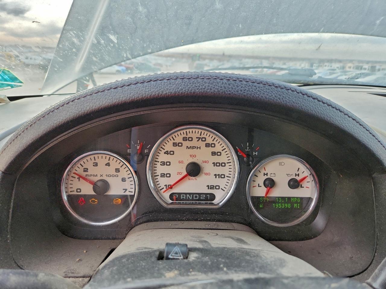 Ford F-150 Supercrew Image 12