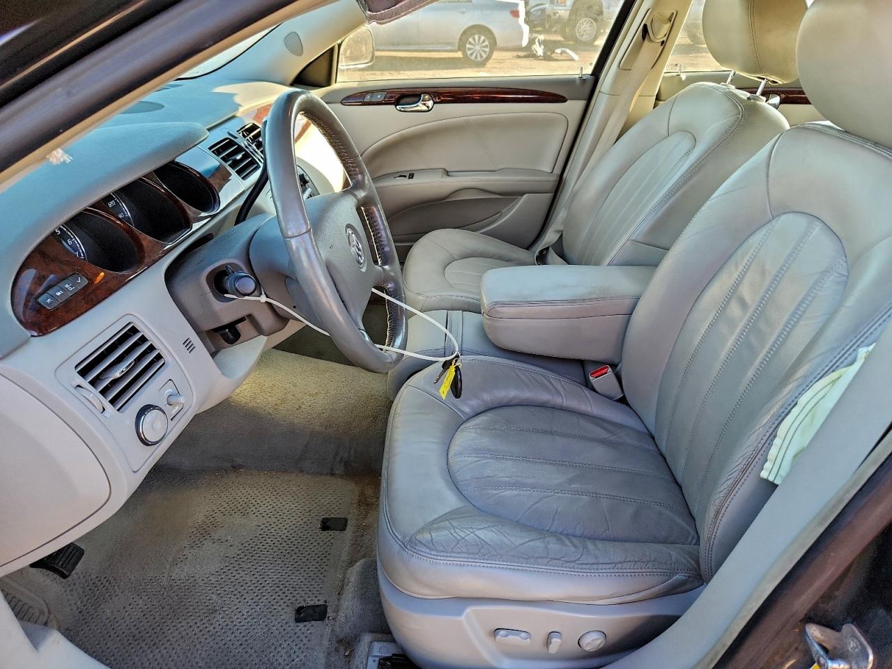 Buick Lucerne Cxl Image 3