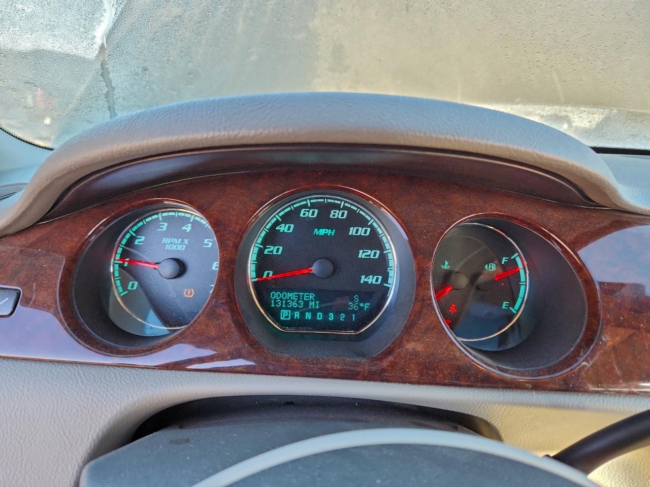 Buick Lucerne Cxl Image 11