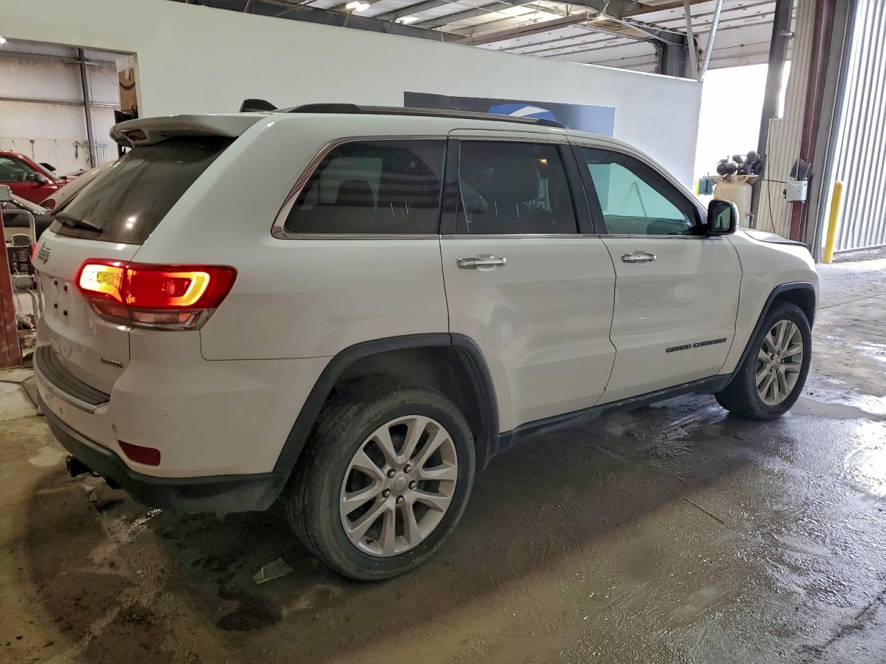 Jeep Grand Cherokee Limited Image 3