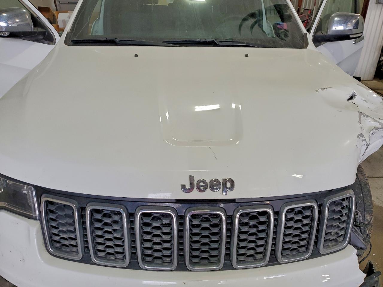 Jeep Grand Cherokee Limited Image 12