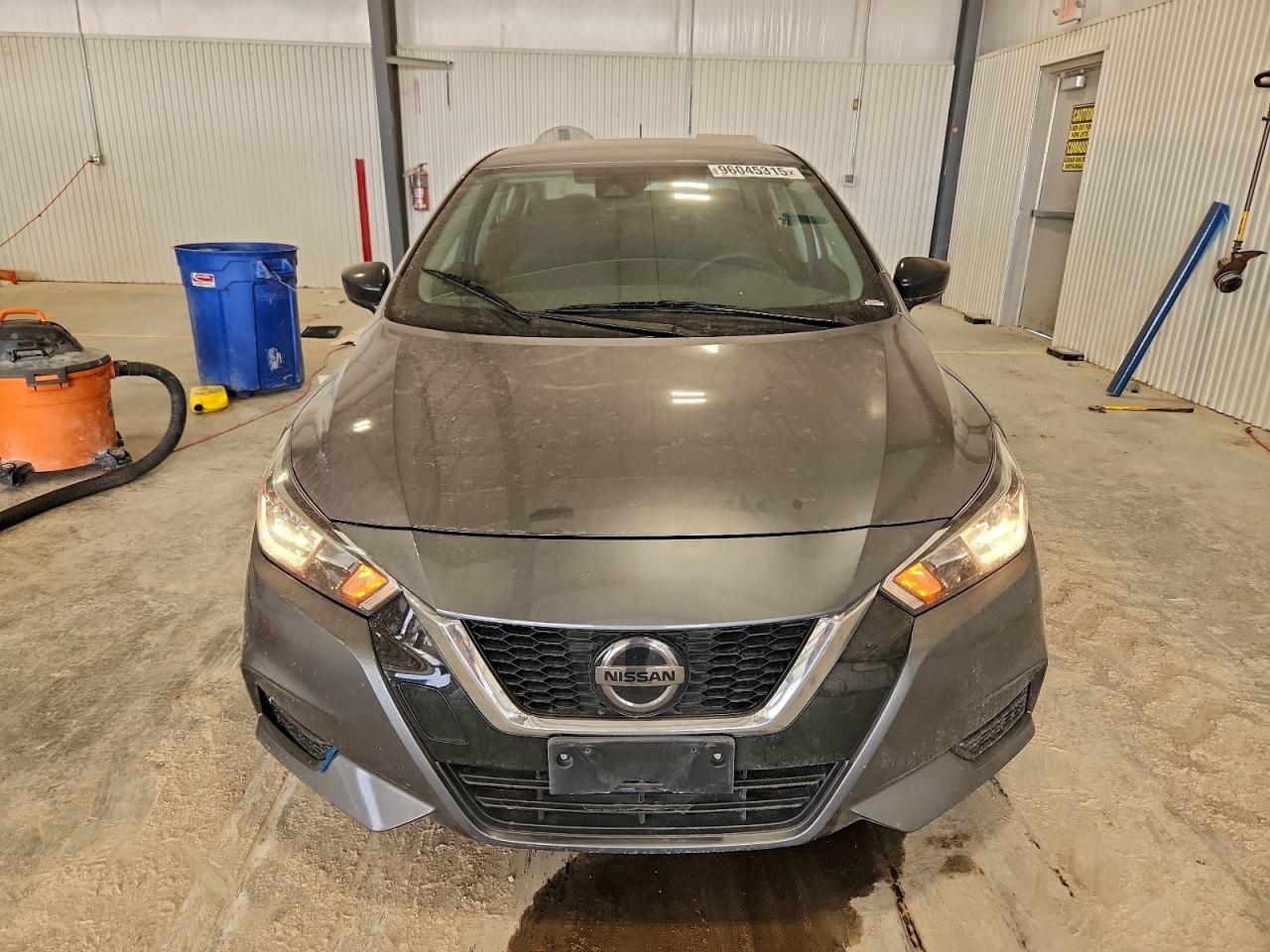 Nissan Versa S Image 4