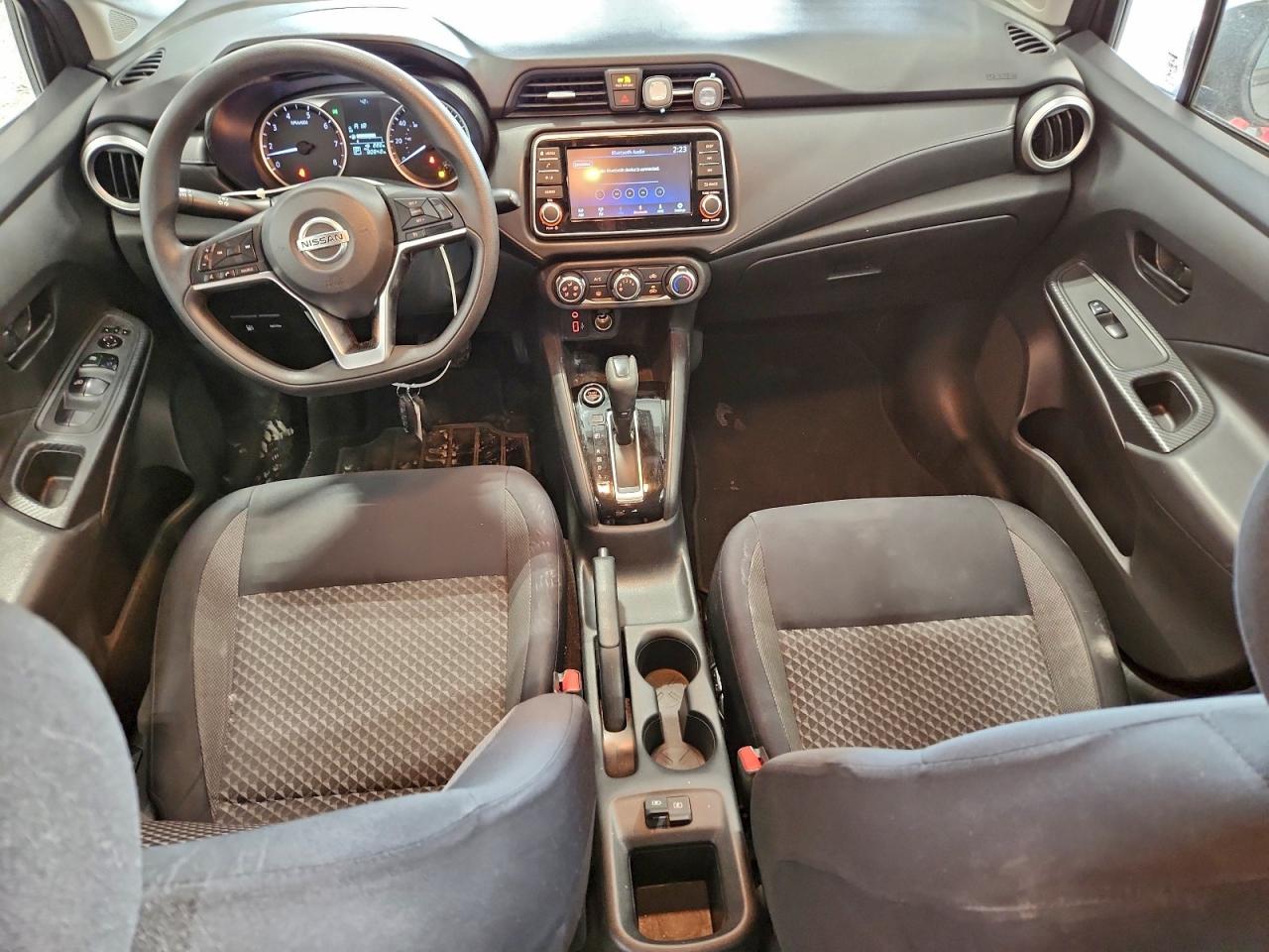 Nissan Versa S Image 8