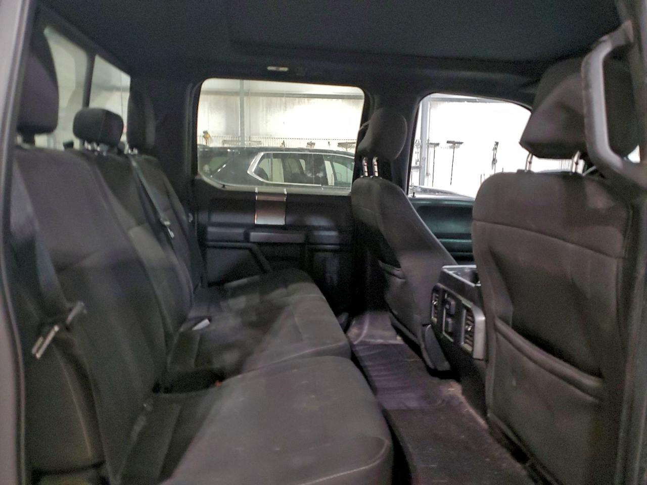 Ford F-150 Supercrew Image 11