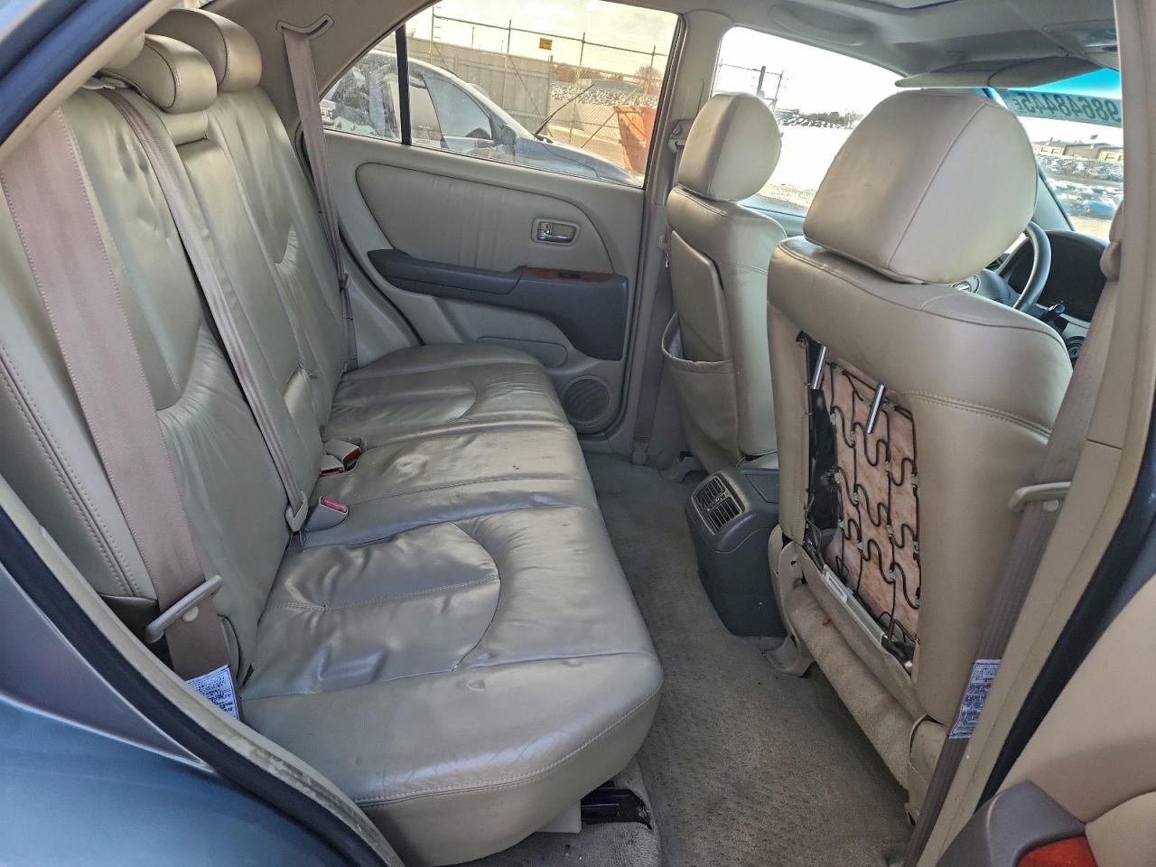 Lexus RX 300 Image 9