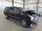 GMC Yukon Denali Image 5