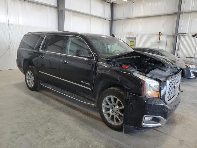 GMC Yukon Denali Image 5