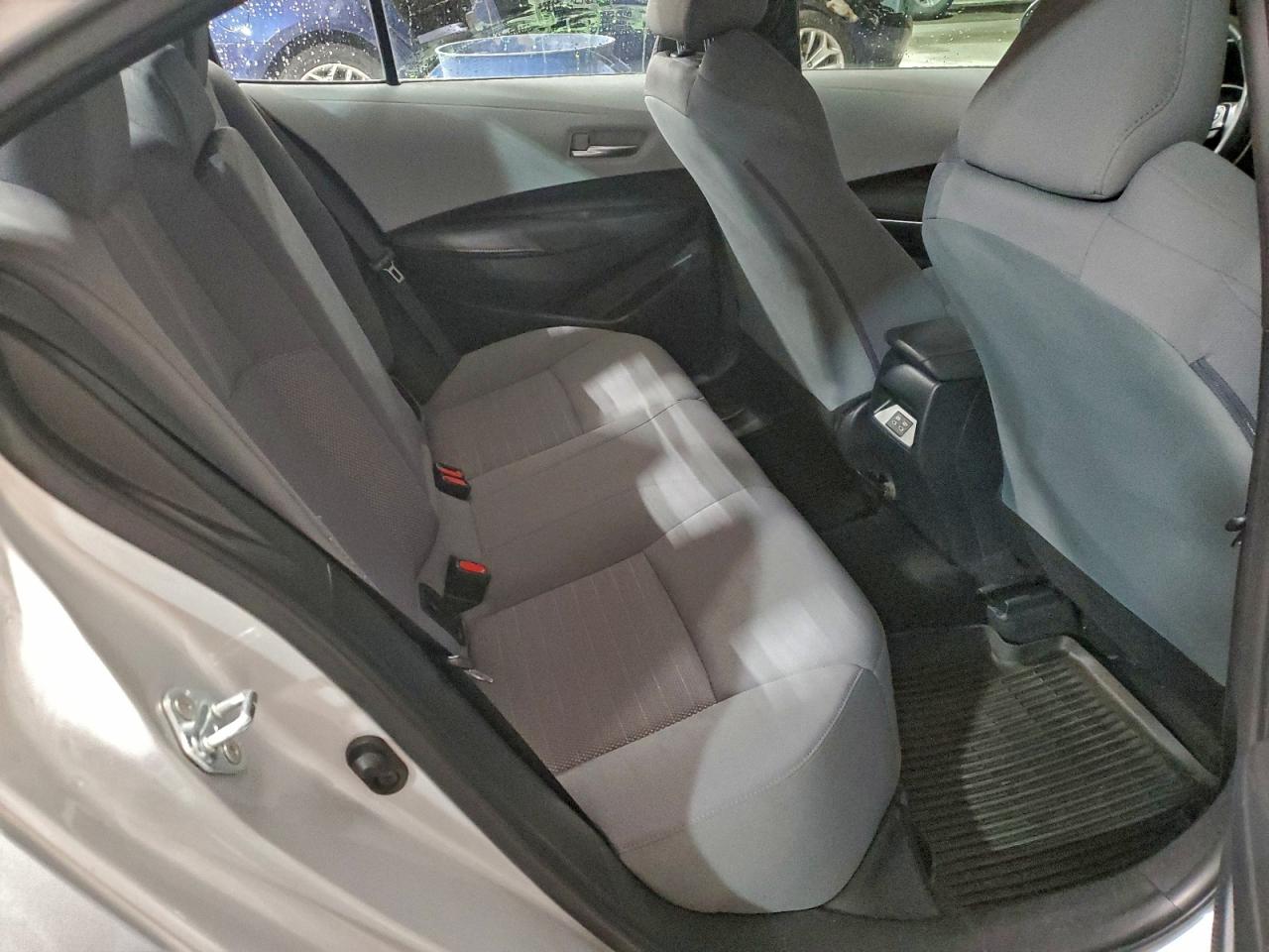 Toyota Corolla Se Image 8