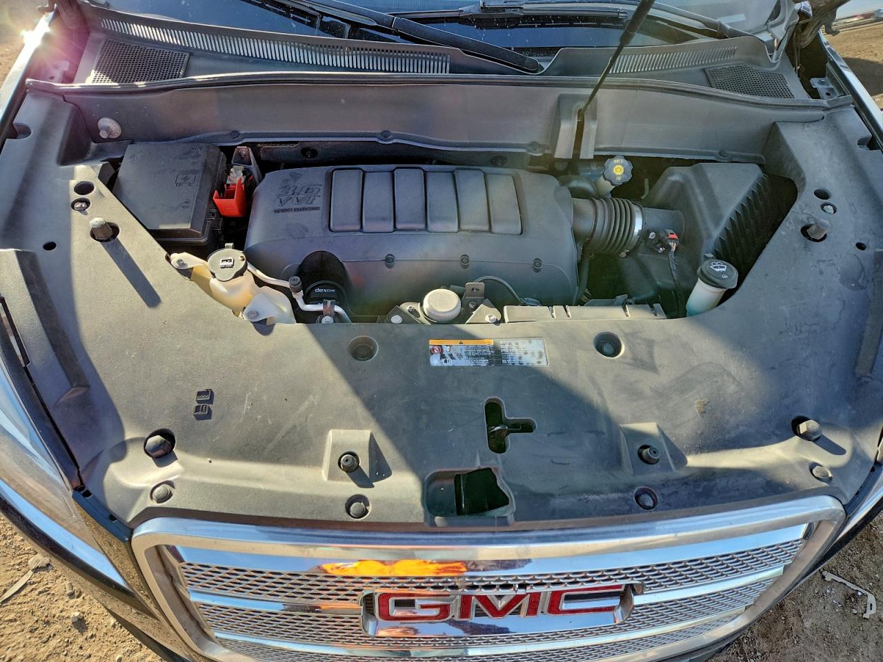 GMC Acadia Denali Image 12