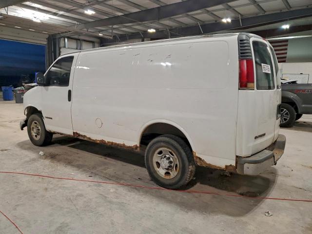 Chevrolet Express Image 3