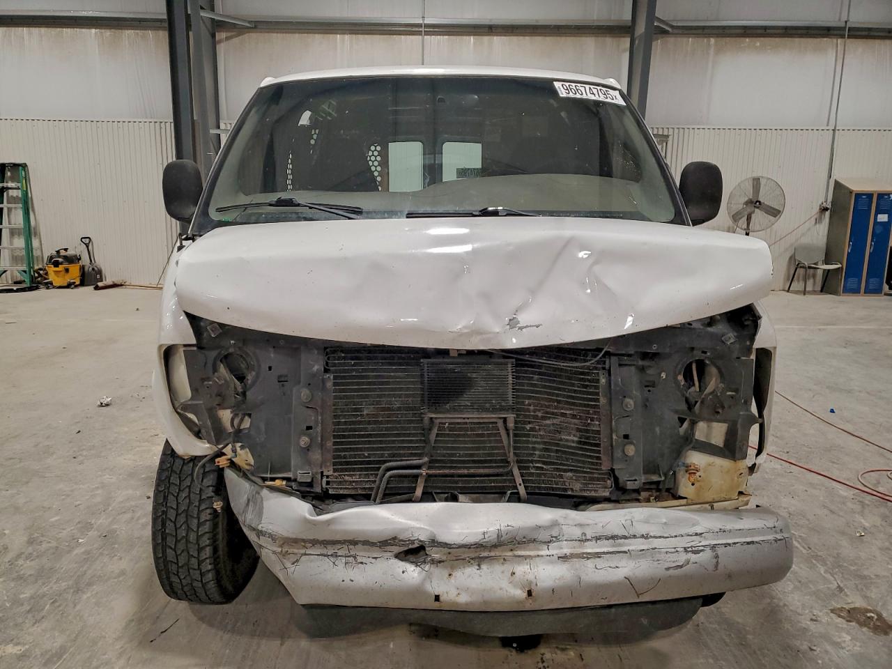 Chevrolet Express Image 7