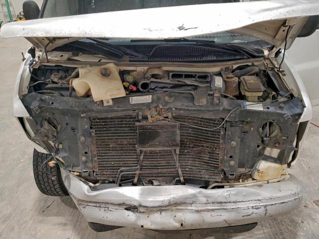 Chevrolet Express Image 11