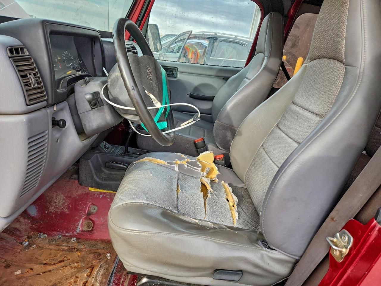 Jeep Wrangler Se Image 12