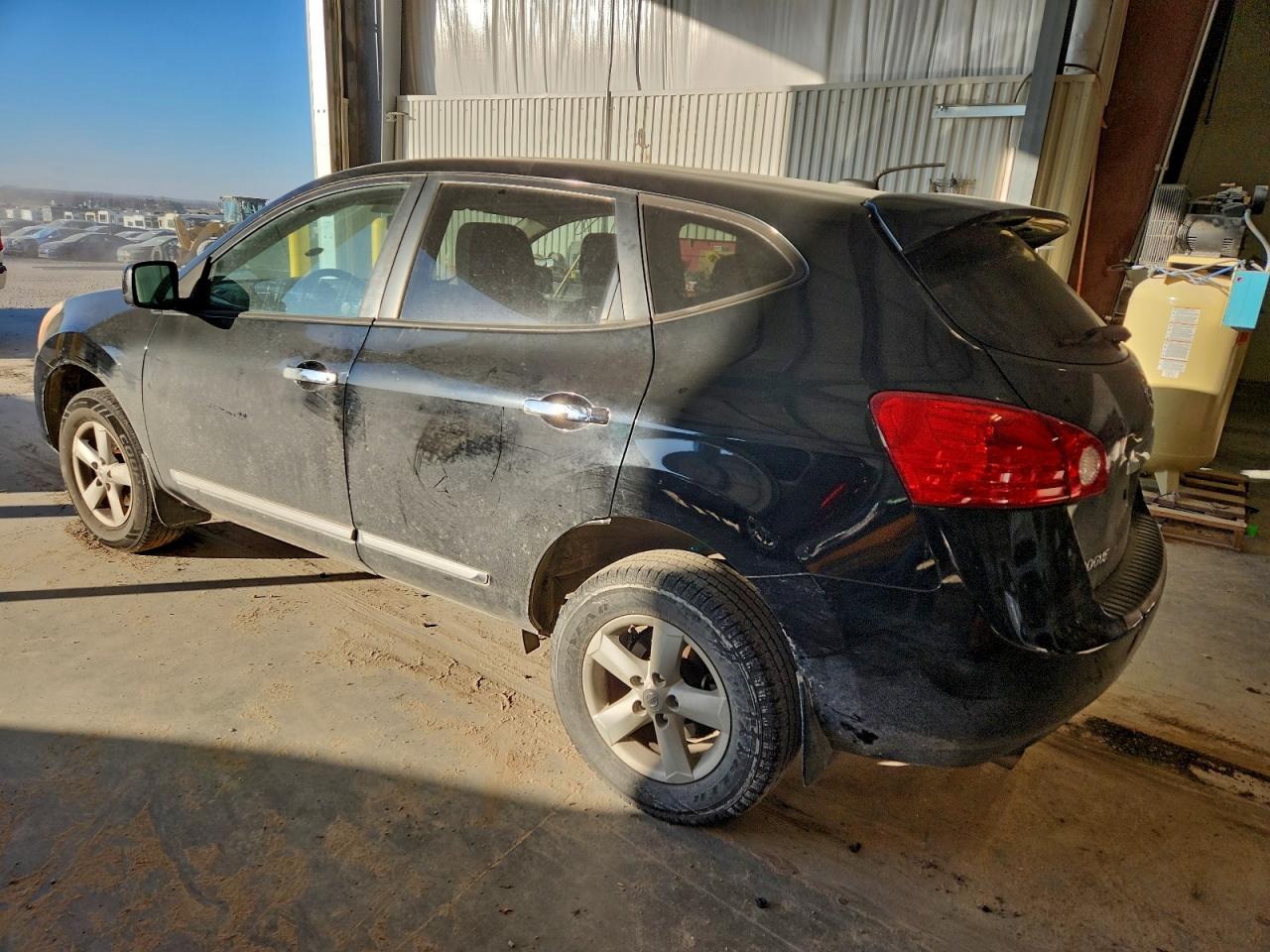 Nissan Rogue S Image 4