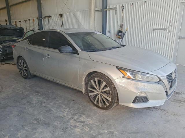 Nissan Altima Sr Image 2