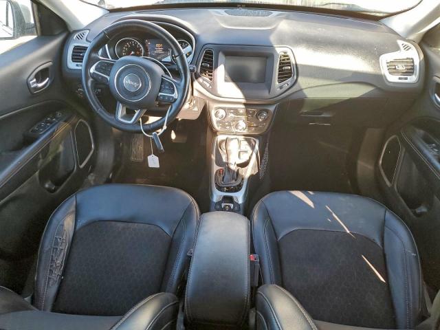 Jeep Compass Latitude Image 10