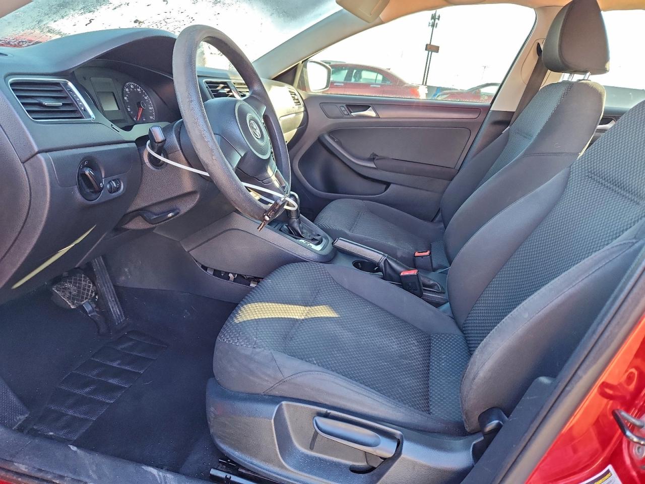 Volkswagen Jetta Base Image 7