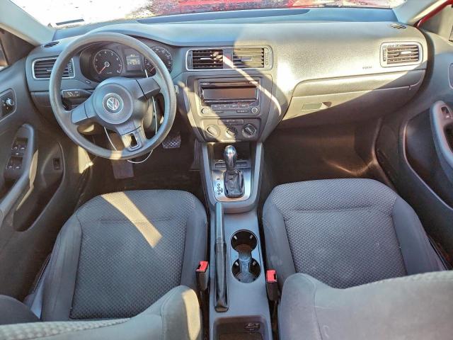 Volkswagen Jetta Base Image 2