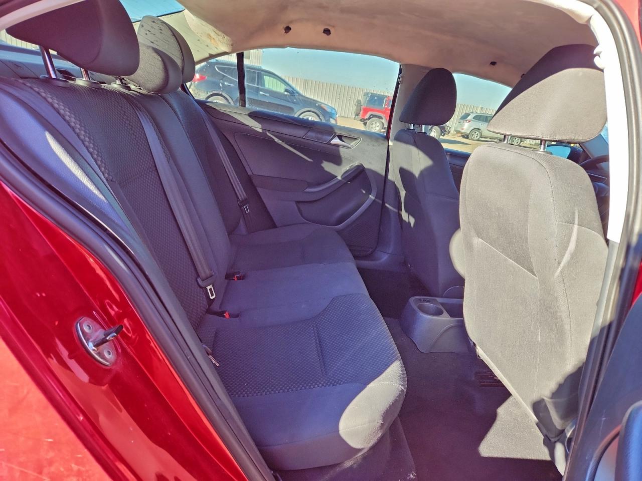 Volkswagen Jetta Base Image 10