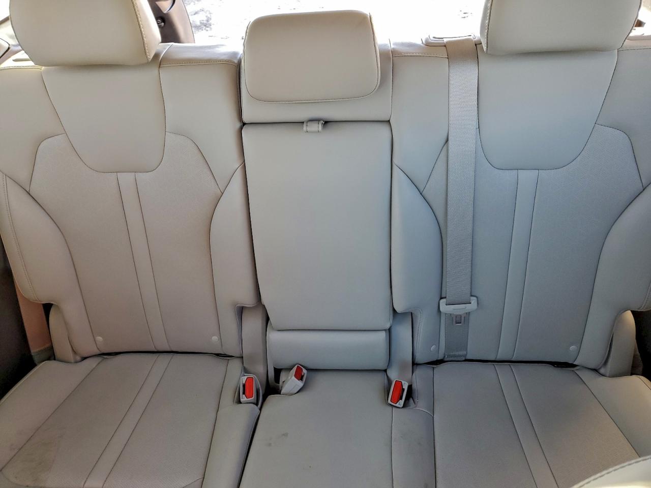 Kia Sorento S Image 3