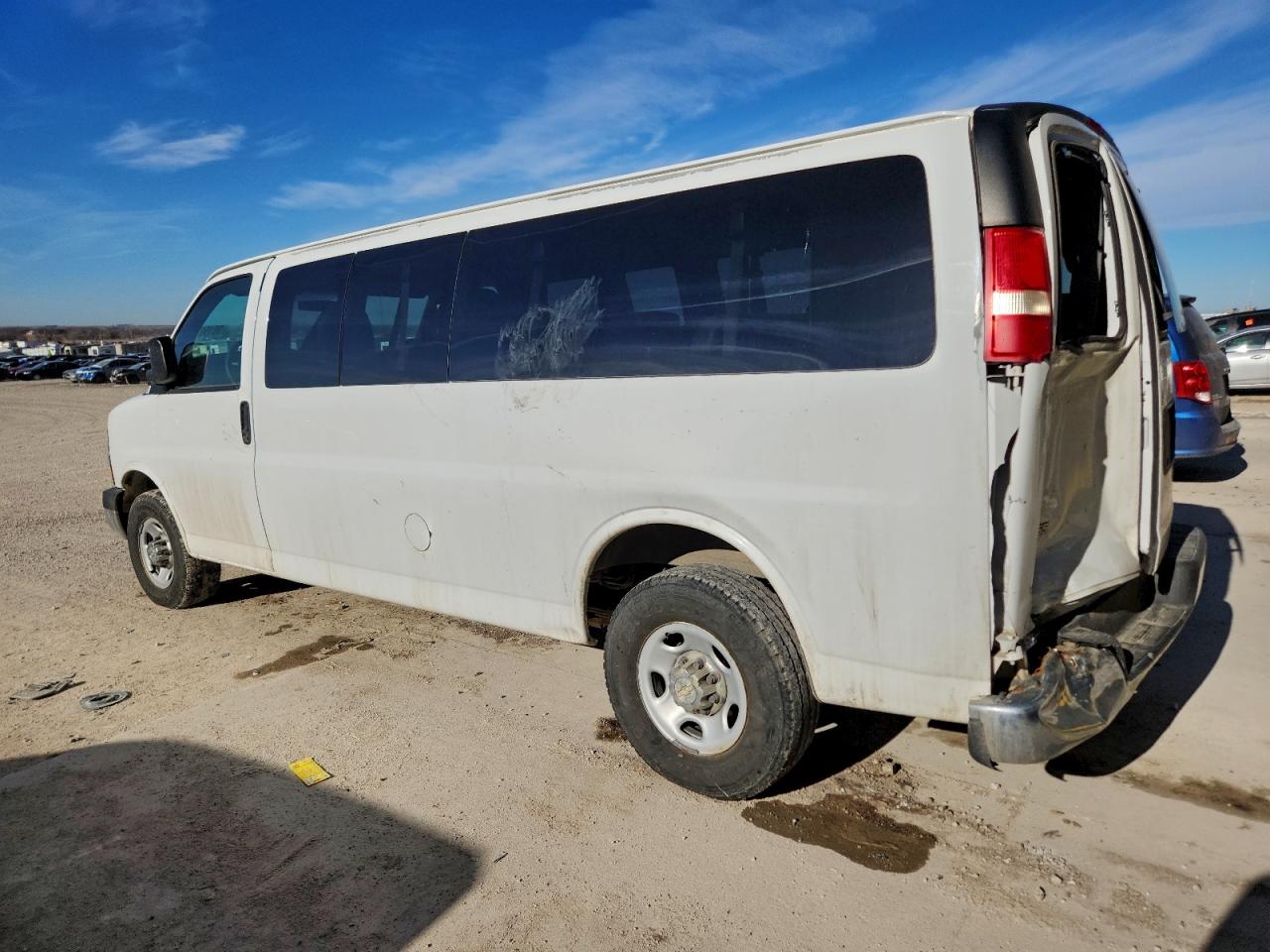 Chevrolet Express Lt Image 13