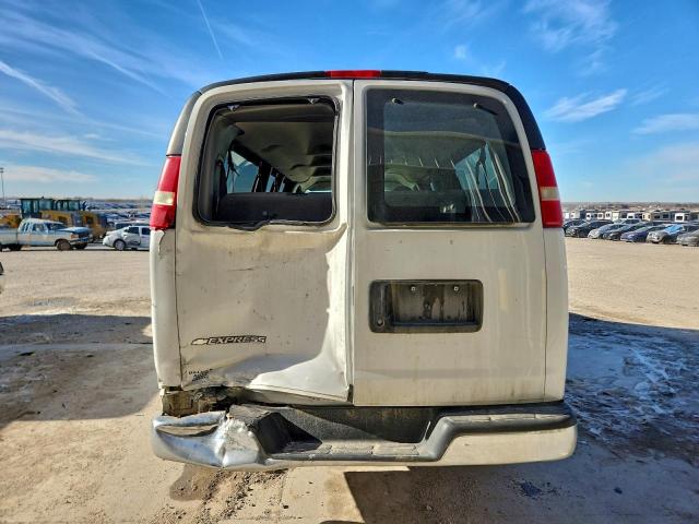 Chevrolet Express Lt Image 2