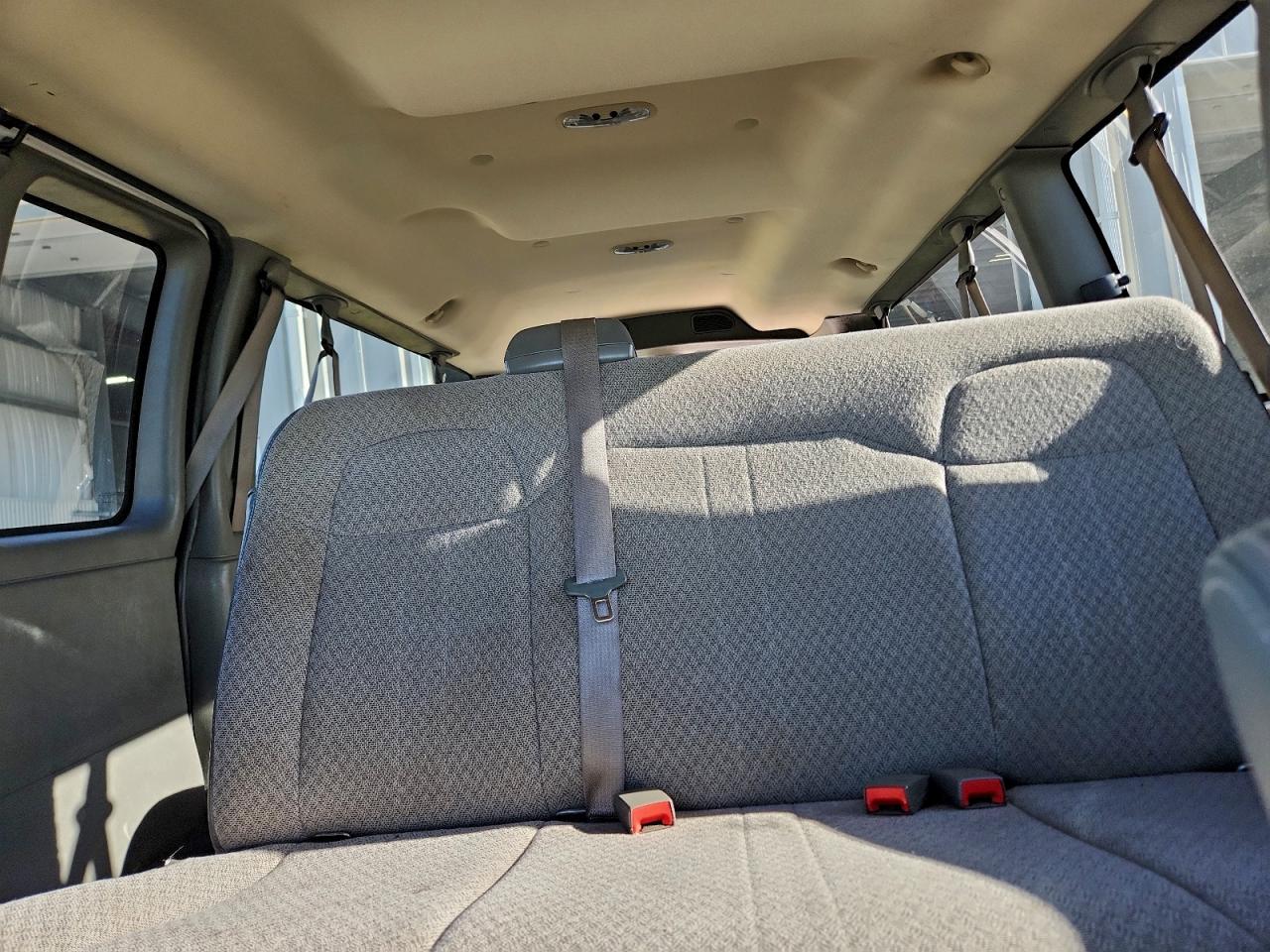 Chevrolet Express Lt Image 6