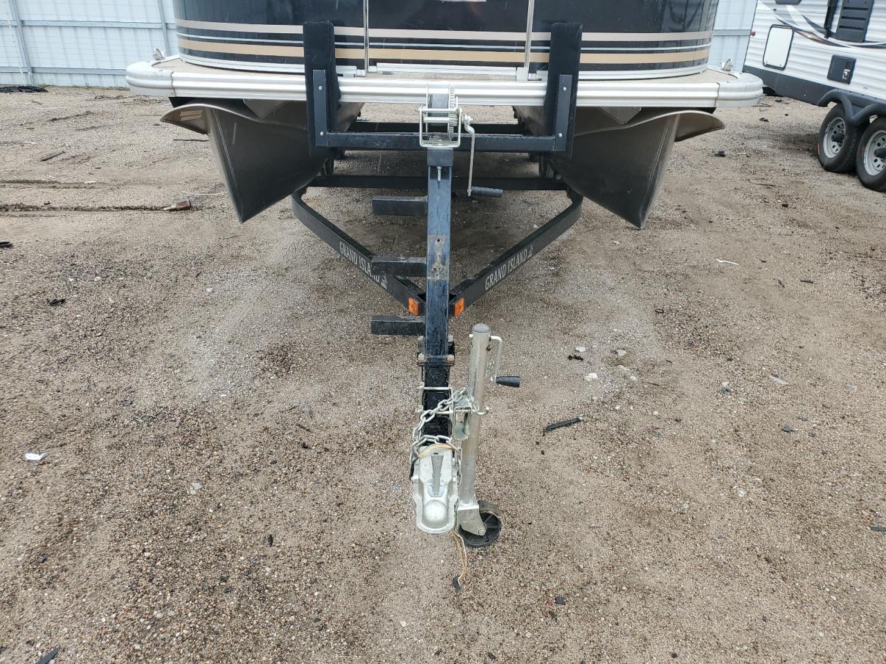 Tahoe Boat W Trl Image 5