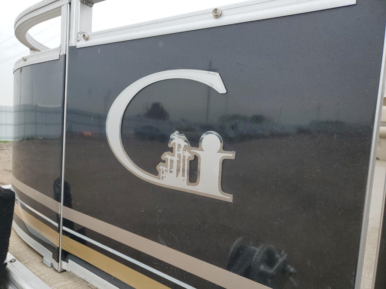 Tahoe Boat W Trl Image 6