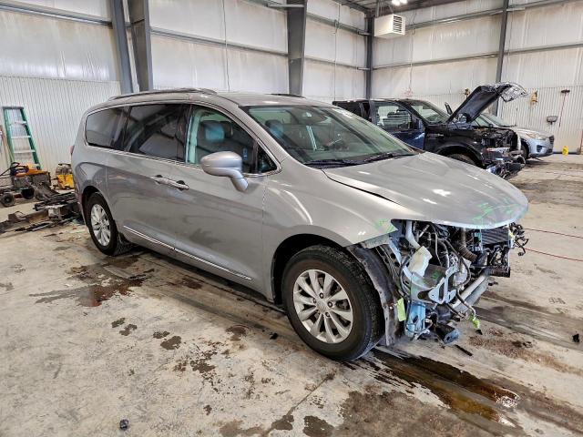 Chrysler Pacifica Touring L Image 6