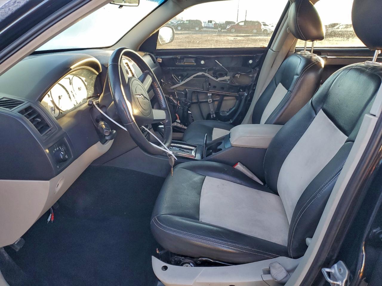 Chrysler 300 Touring Image 4