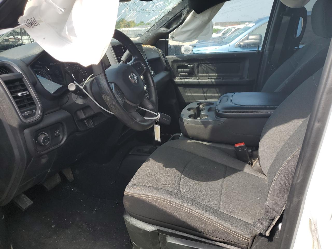 Ram 3500 Tradesman Image 11