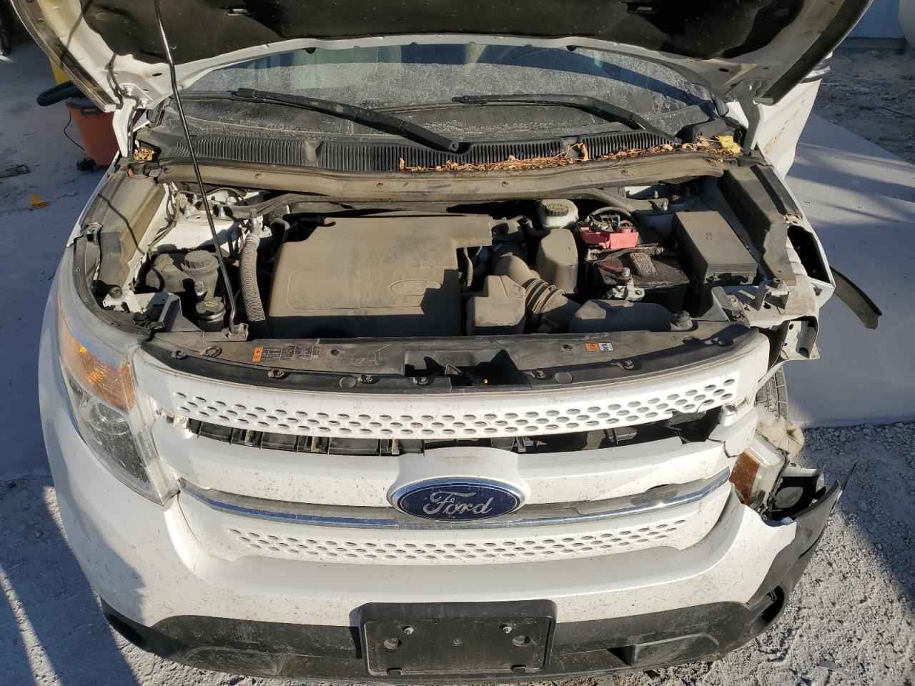 Ford Explorer Limited Image 12