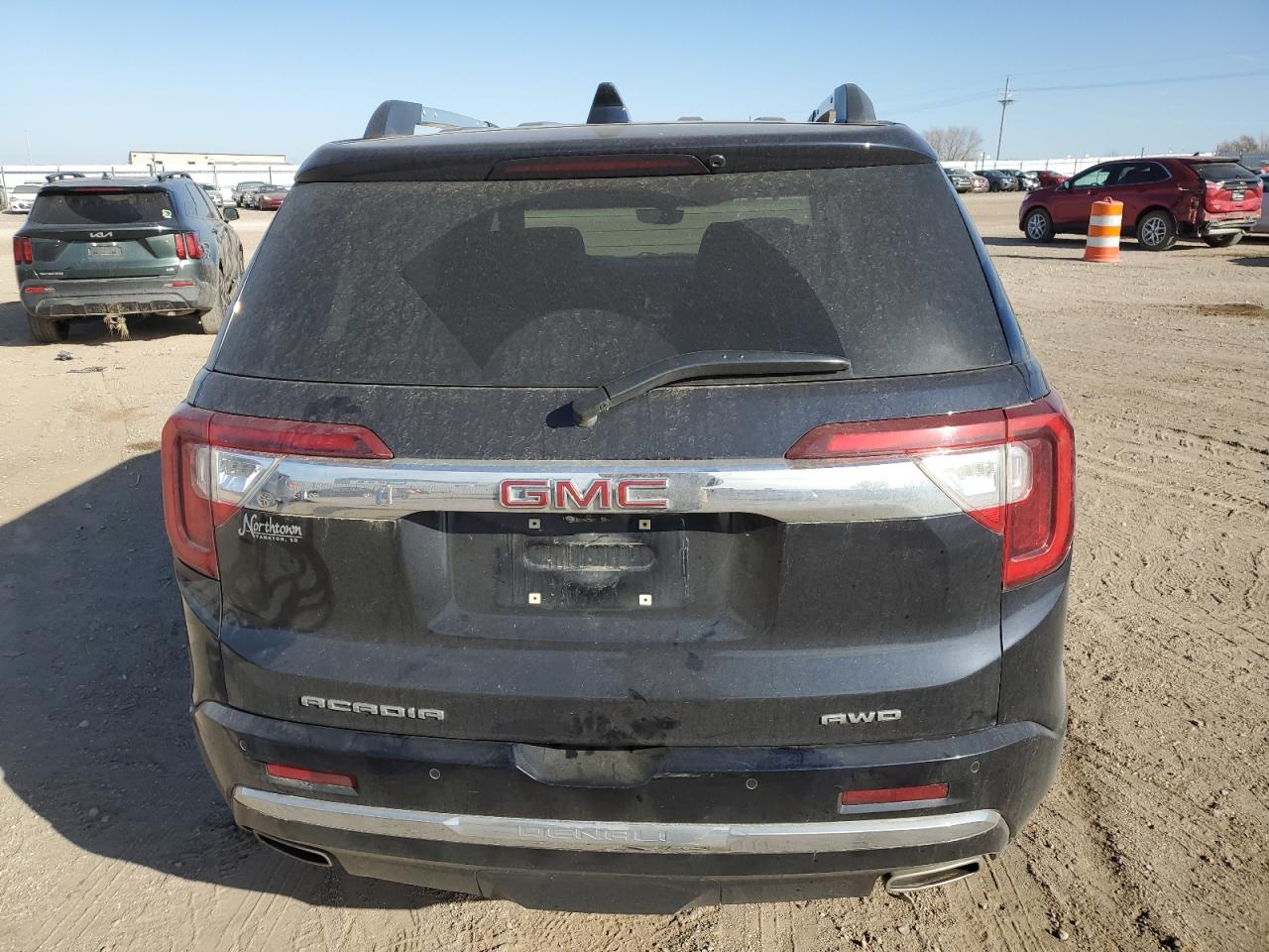 GMC Acadia Denali Image 12
