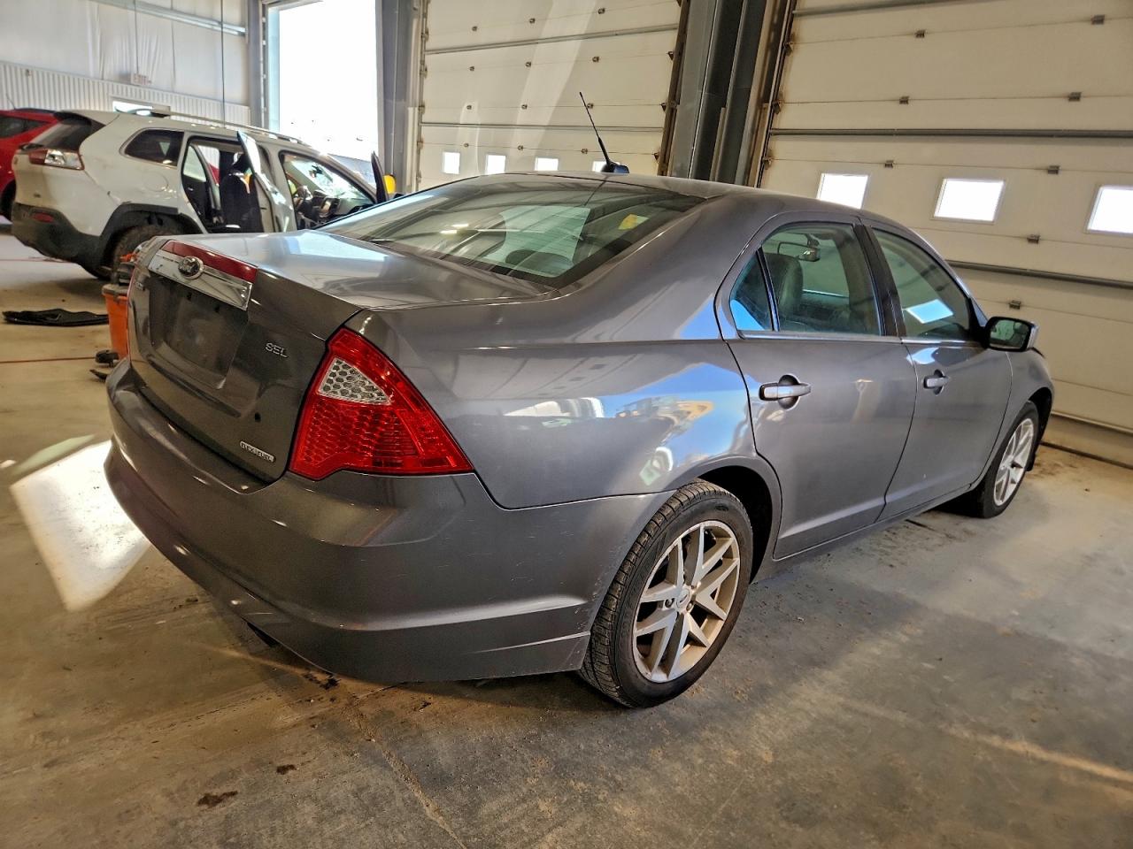 Ford Fusion Sel Image 5