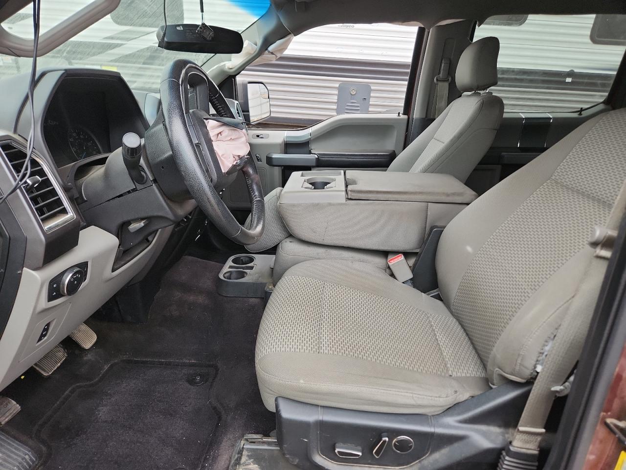 Ford F-150 Supercrew Image 11