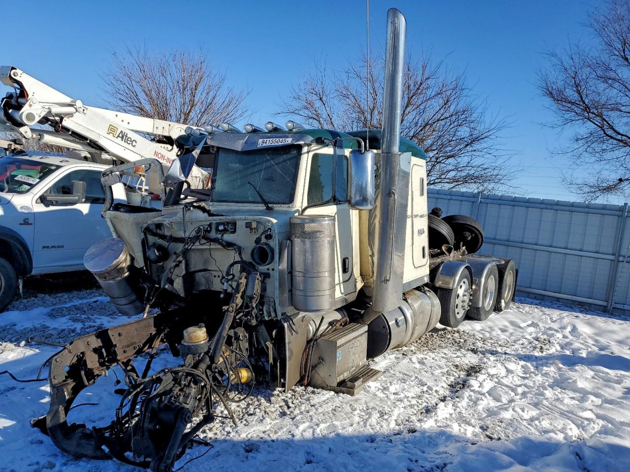 Peterbilt 389 Image 2