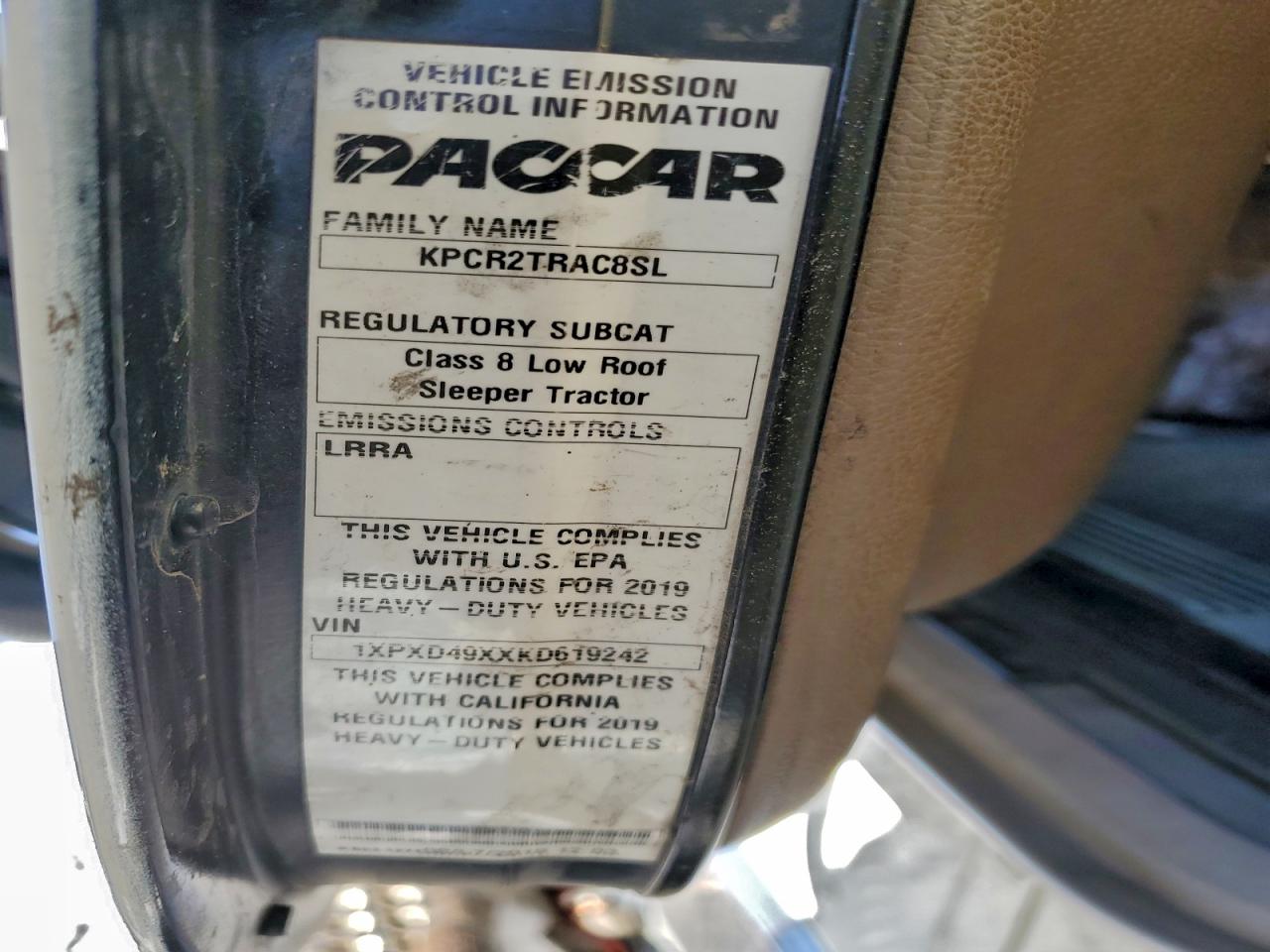 Peterbilt 389 Image 9