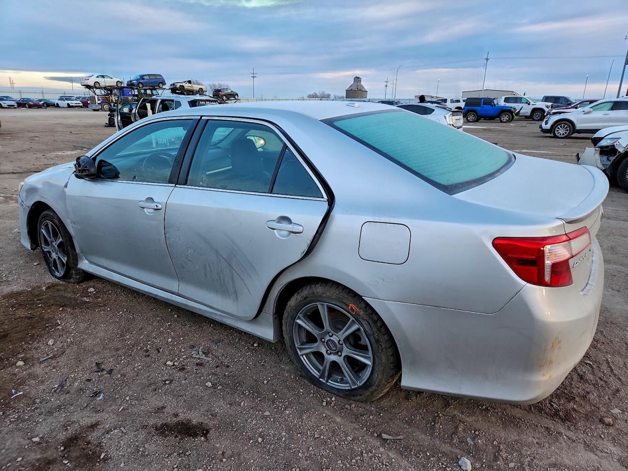 Toyota Camry Base Image 6