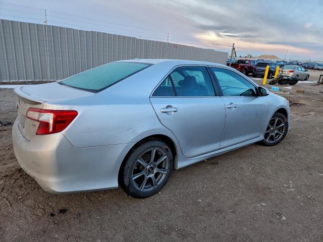 Toyota Camry Base Image 2