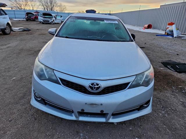 Toyota Camry Base Image 4