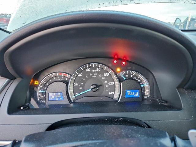 Toyota Camry Base Image 8