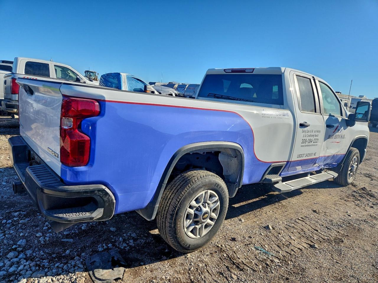 Chevrolet Silverado K2500 Heavy Duty Image 3