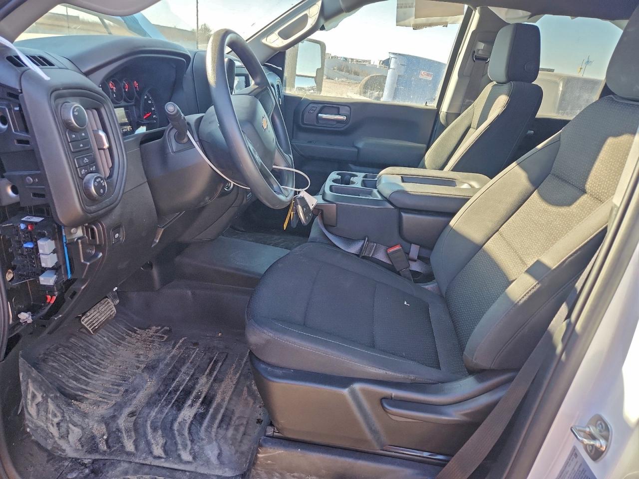 Chevrolet Silverado K2500 Heavy Duty Image 6