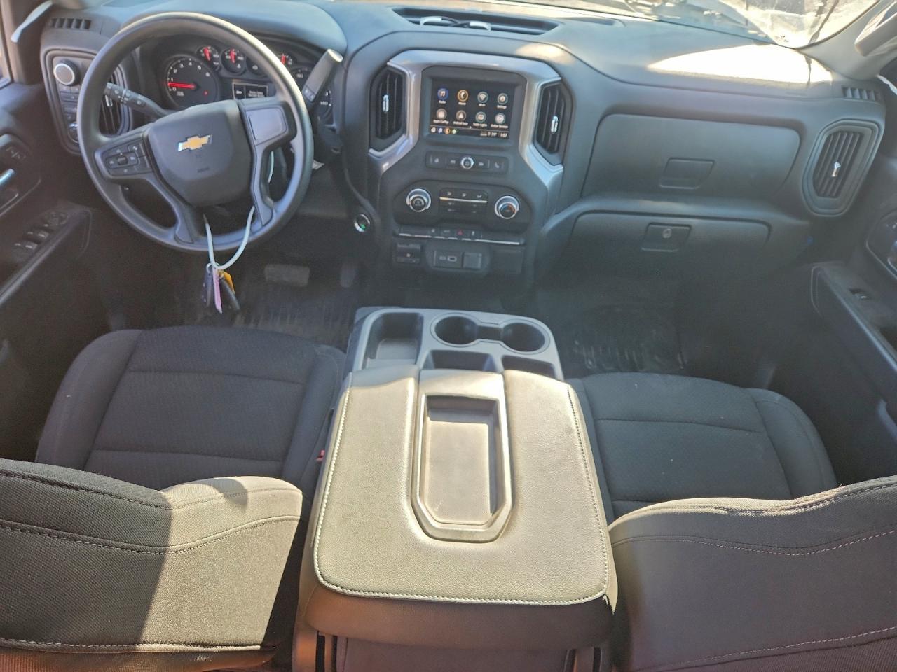 Chevrolet Silverado K2500 Heavy Duty Image 7